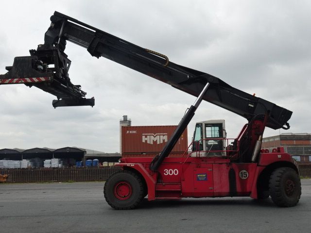 CVS Ferrari F478.6 Vollcontainer Reachstacker www.hinrichs-forklifts.com