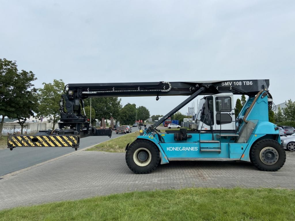 SMV 108TB6 Empty Container Reachstacker www.hinrichs-forklifts.com