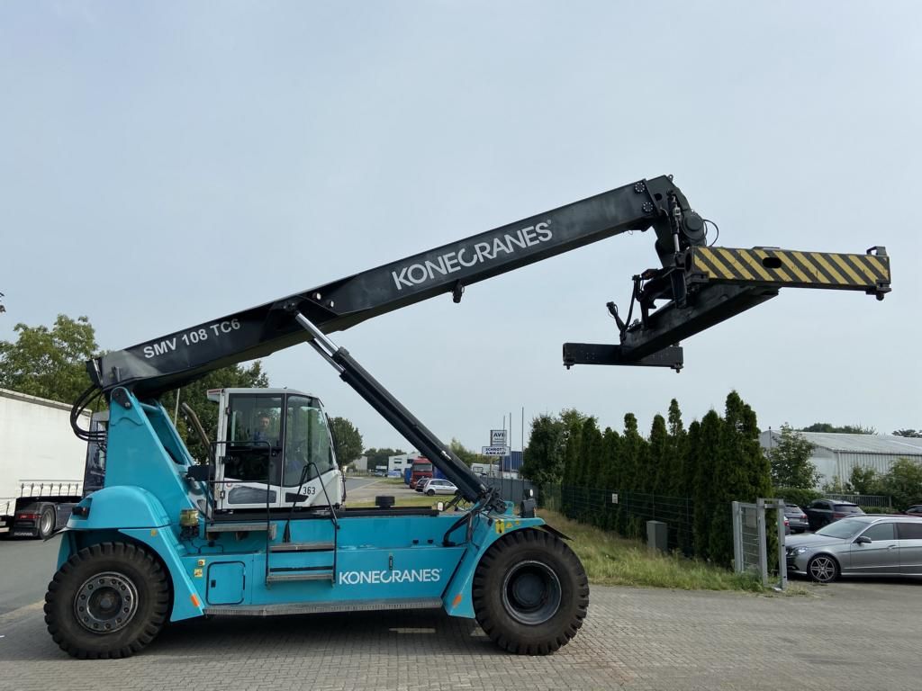 SMV 108TC6 Empty Container Reachstacker www.hinrichs-forklifts.com