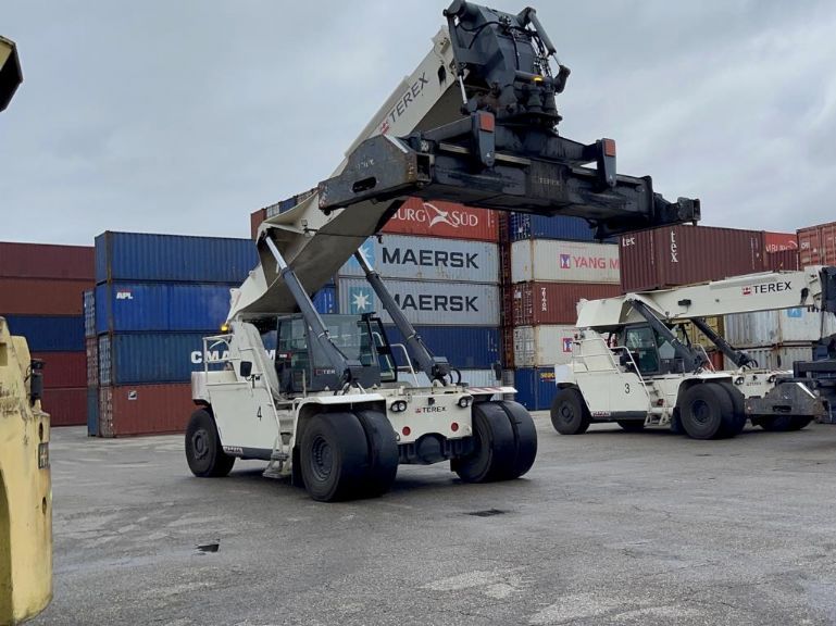 Reach-Stacker portacontenedores lleno-Terex-TFC46MHC Dry