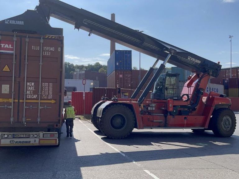 Reach-Stacker porte-conteneur plein-Kalmar-DRG450-65S5X