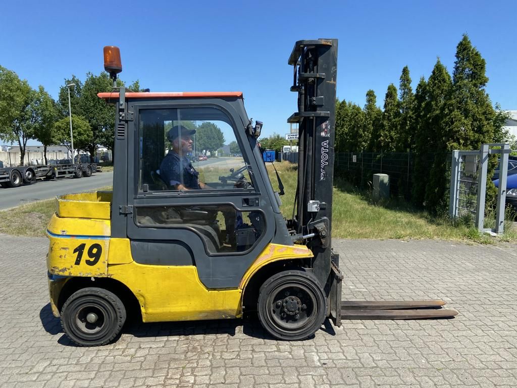 Toyota 62-7FDF30 Frontale Diesel  www.hinrichs-forklifts.com