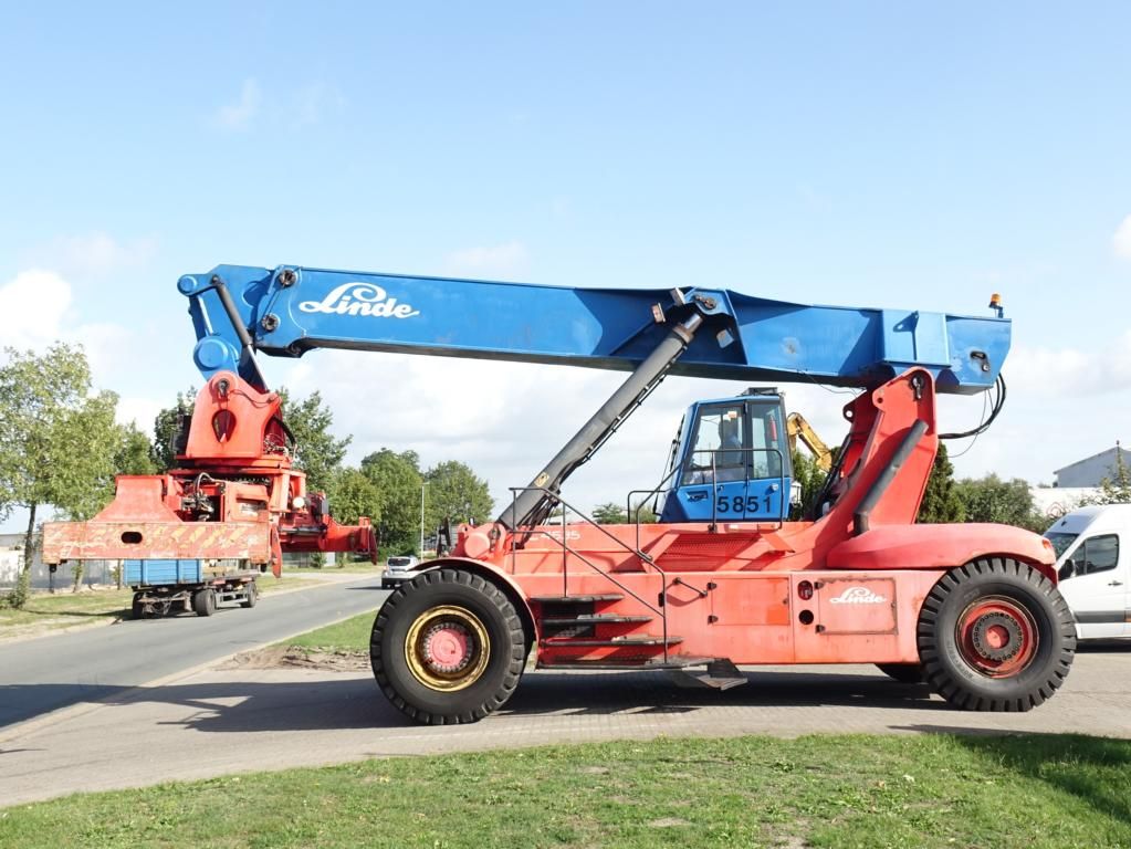 Linde C4535TL4 Vollcontainer Reachstacker www.hinrichs-forklifts.com