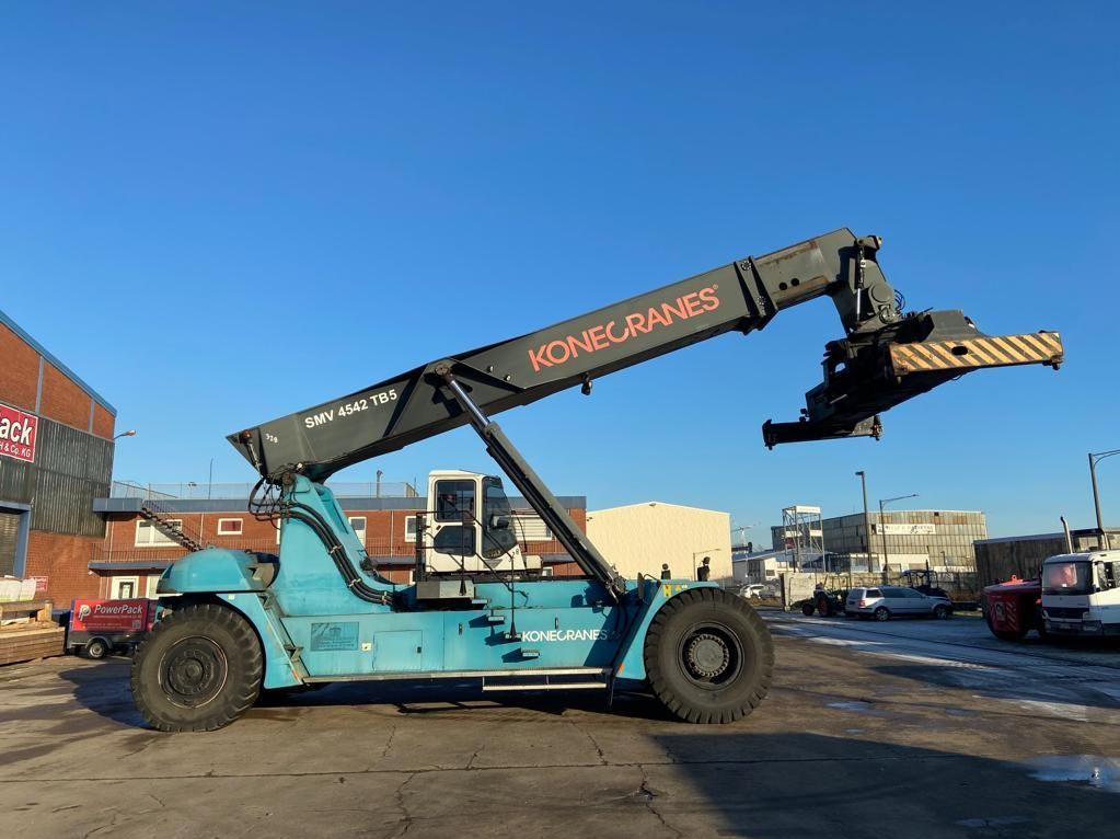 SMV SC4542TB5 Vollcontainer Reachstacker www.hinrichs-forklifts.com