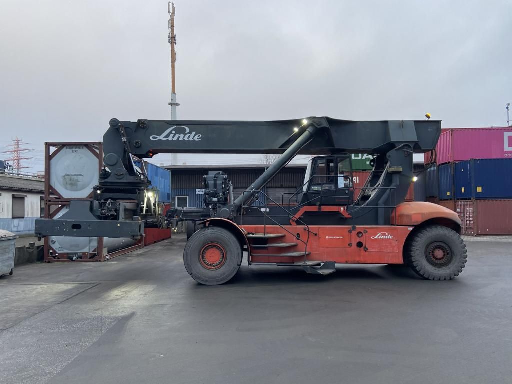 Linde-C4531TL-Full-container reach stacker