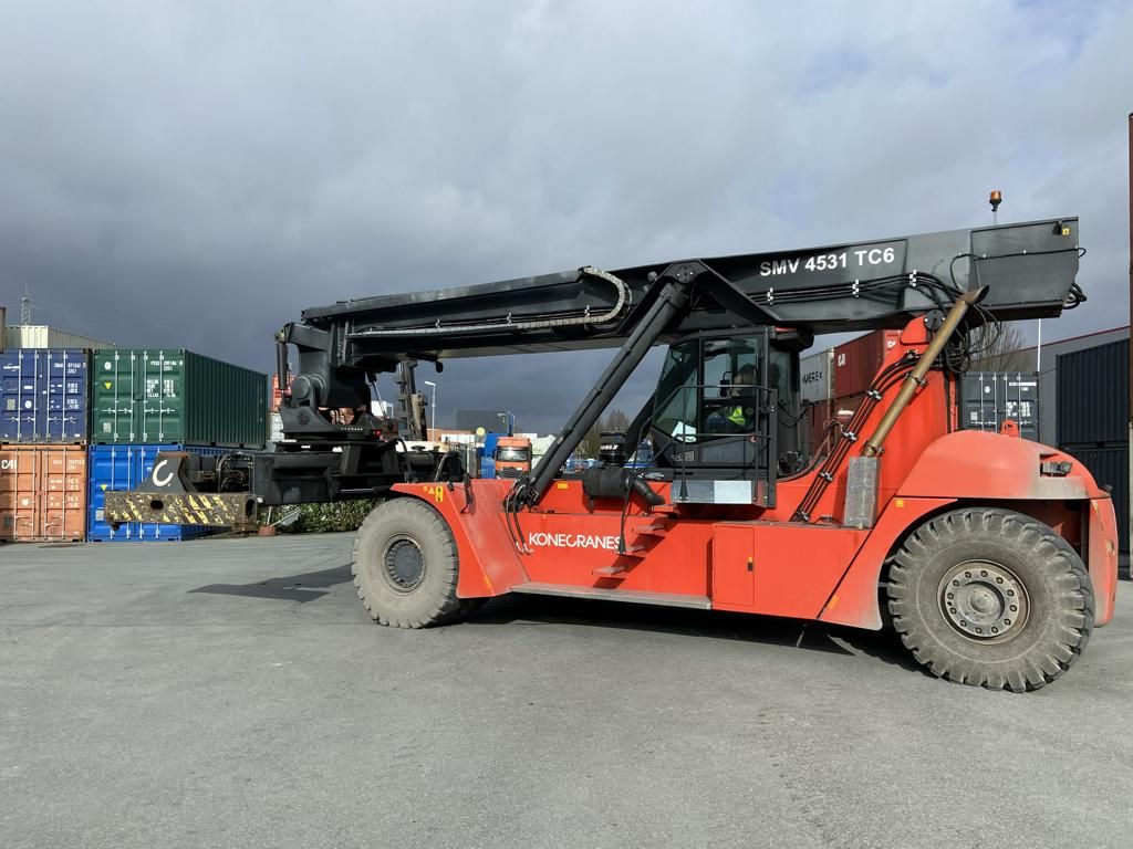 SMV 4531TC6 Full-container reach stacker www.hinrichs-forklifts.com