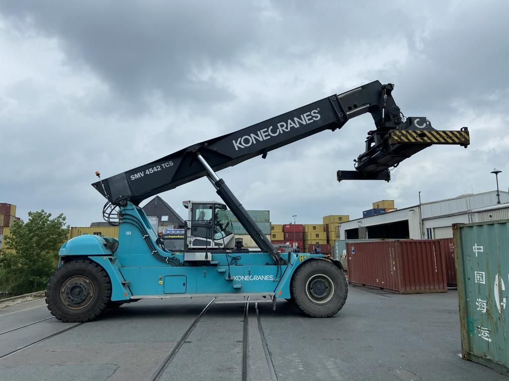 SMV-4542TC5-Full-container reach stacker