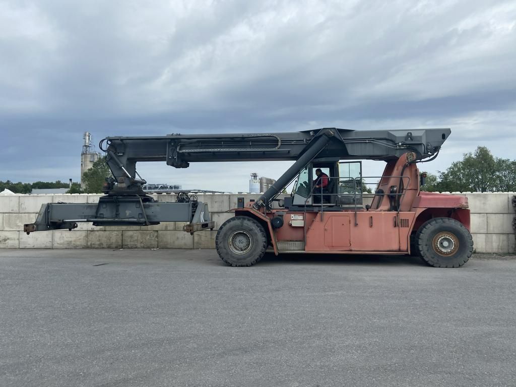 Kalmar DRS4531S5 Full-container reach stacker www.hinrichs-forklifts.com