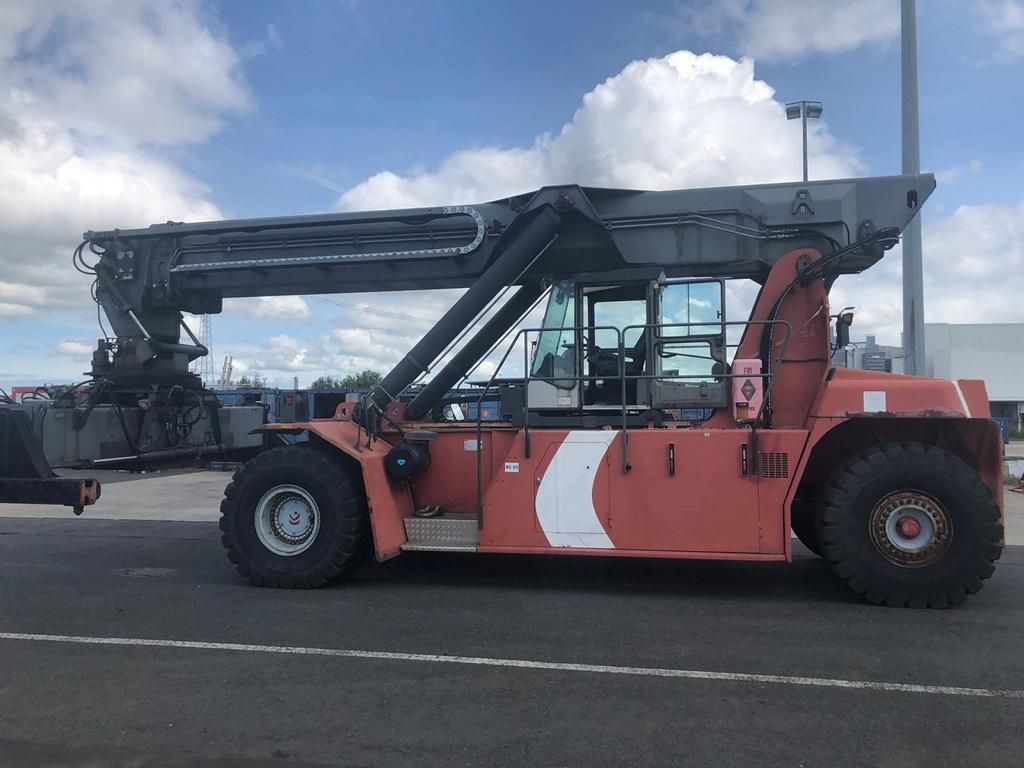 Kalmar-DRS4531S5-Full-container reach stacker