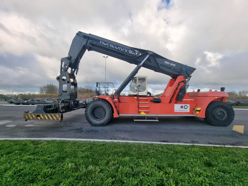 SMV SC4545TA3 Bargehandling Vollcontainer Reachstacker www.hinrichs-forklifts.com