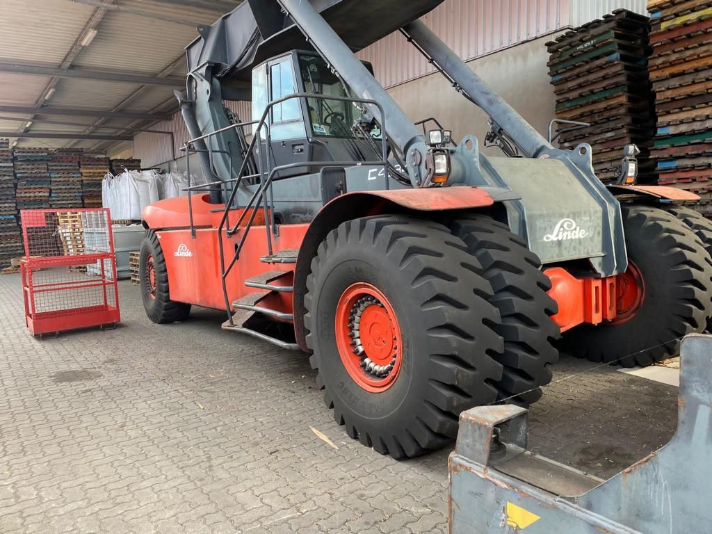Linde-C4234TL-Vollcontainer Reachstacker