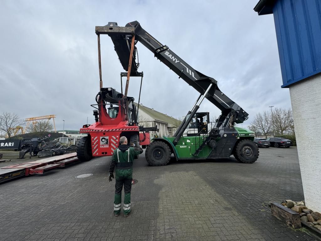 Sany-SRSC4531G-Reach-stacker per container pieni