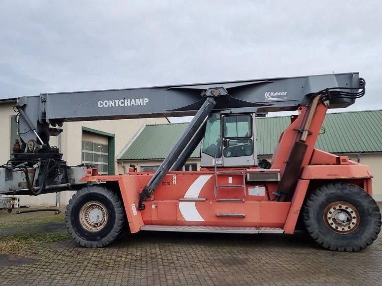 Kalmar DRD420-60S5 Full-container reach stacker 