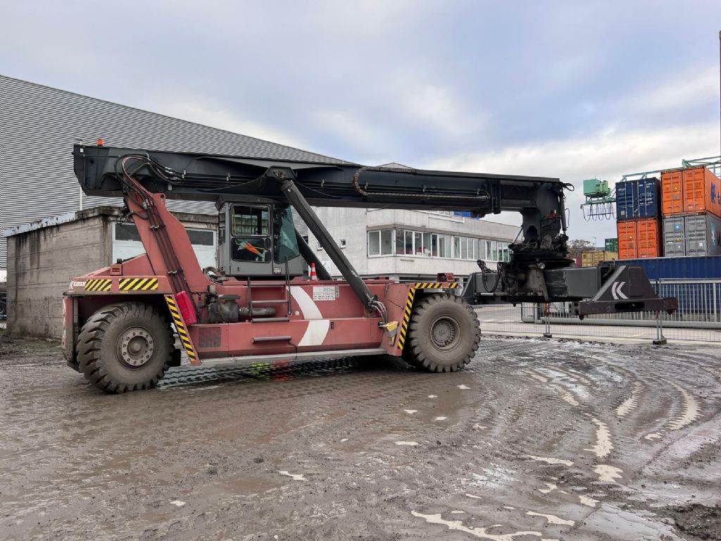 Kalmar DRD420-60S5 Vollcontainer Reachstacker www.hinrichs-forklifts.com