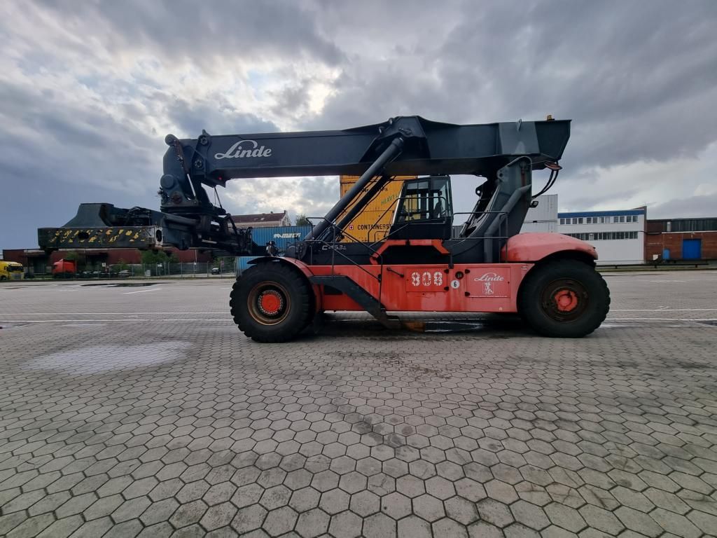 Linde-C4535TL-Vollcontainer Reachstacker