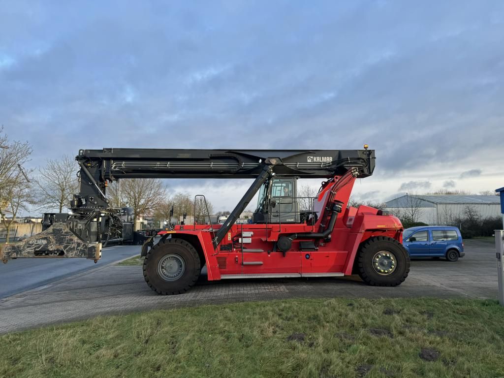 Kalmar-DRG450-65S5-Full-container reach stacker