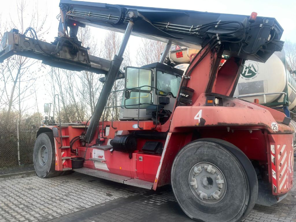 Kalmar-DRF420-60S5-Vollcontainer Reachstacker