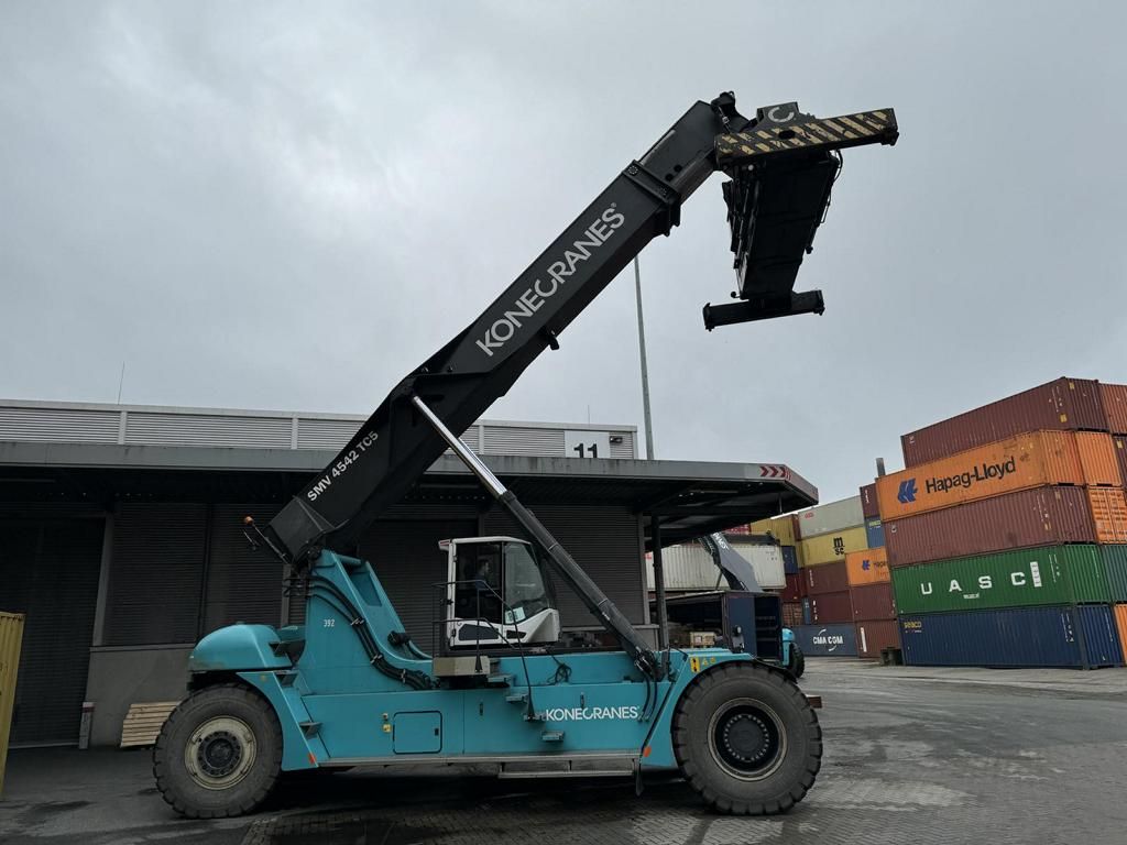 SMV 4542TC5 Vollcontainer Reachstacker www.hinrichs-forklifts.com