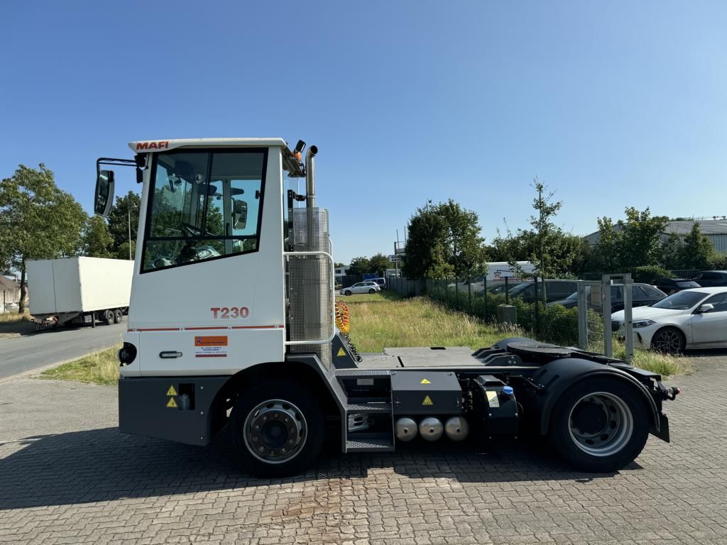 MAFI T230 Terminal tractor www.hinrichs-forklifts.com