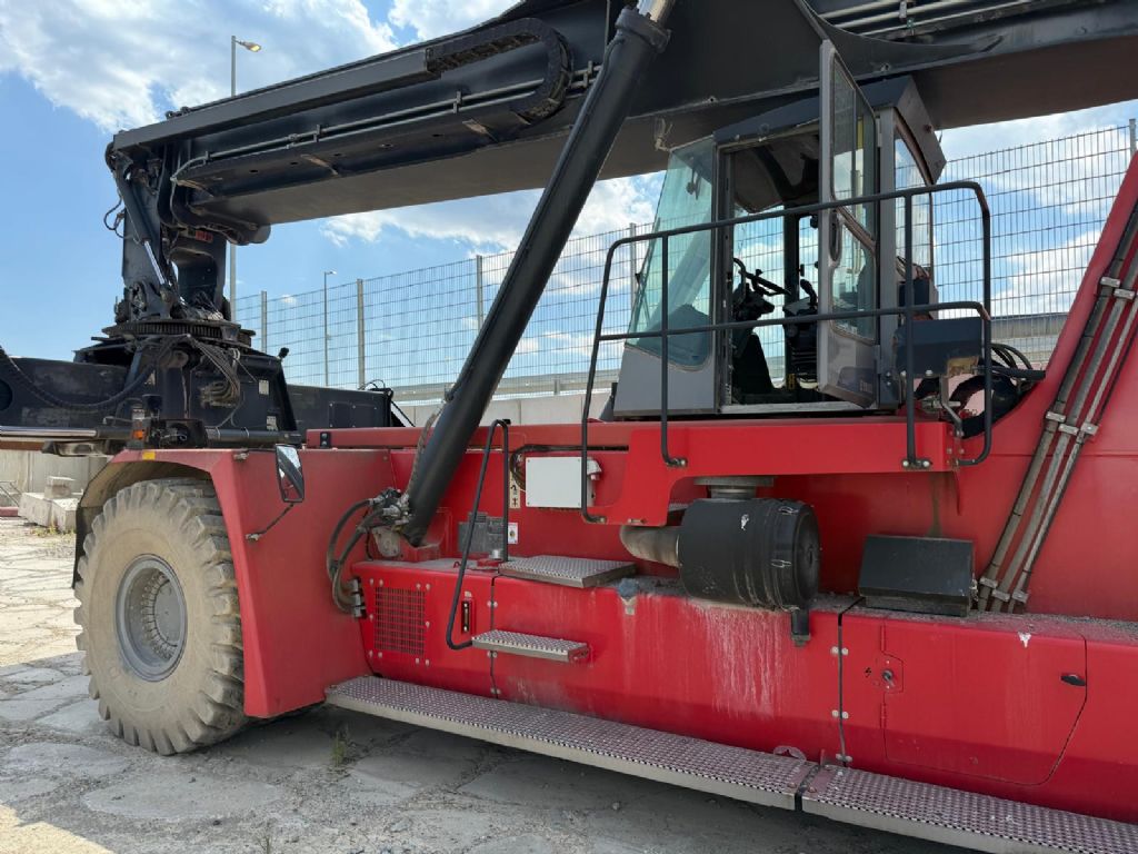 Kalmar DRF450-65S5L Vollcontainer Reachstacker www.hinrichs-forklifts.com