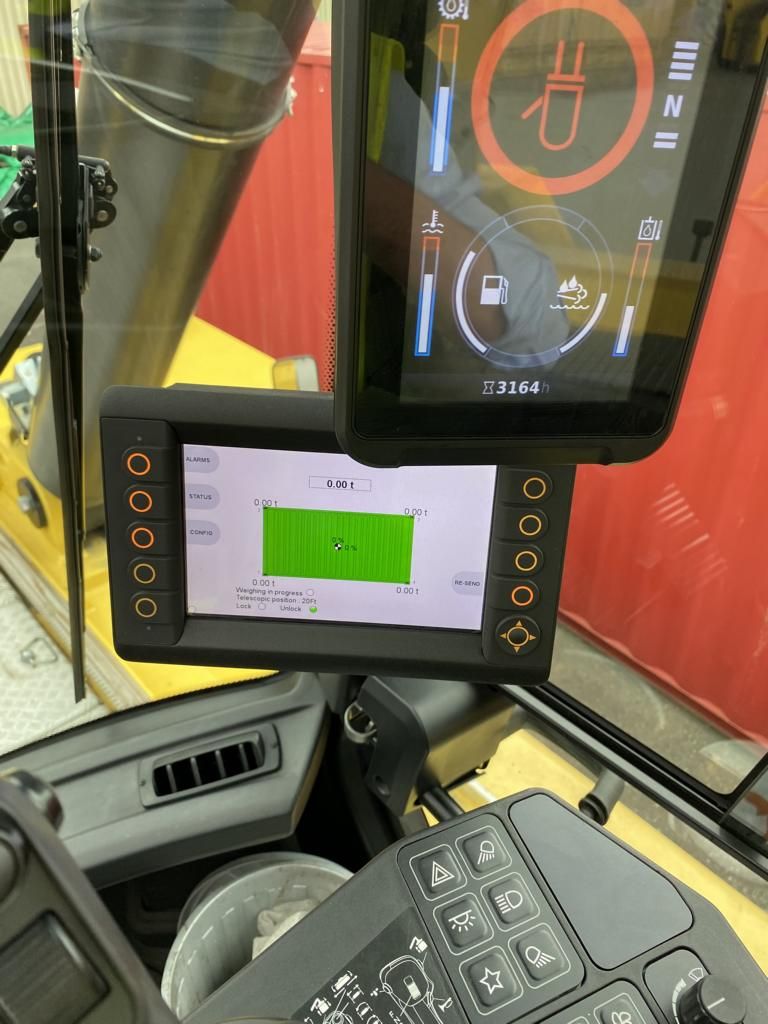 Hyster RS46-33XD-62 Full-container reach stacker 