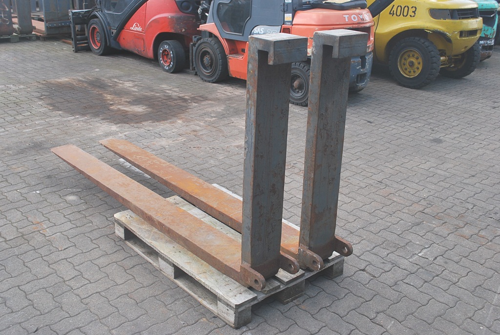 *Sonstige Gabeln Long. de Horquillas www.hinrichs-forklifts.com