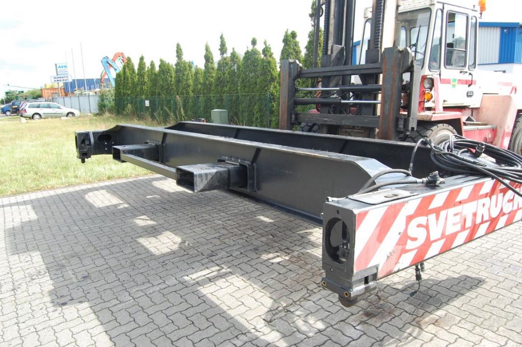 Svetruck 320 20` Top-разбрасыватель www.hinrichs-forklifts.com