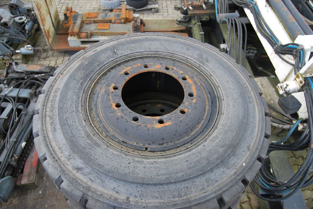 *Sonstige Marangoni 10.00-20 16PR 7.50-20 Felge Tires, Wheels and Rims www.hinrichs-forklifts.com