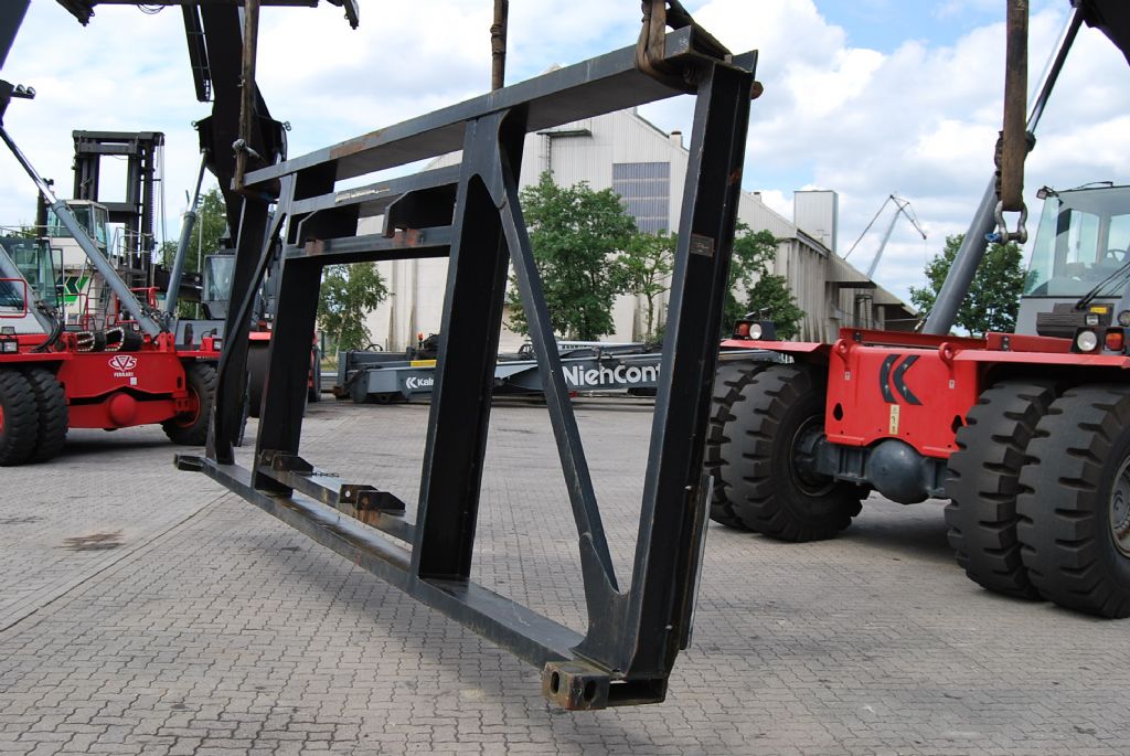 *Sonstige 20 Seitenspreader 20` spreader lateral www.hinrichs-forklifts.com