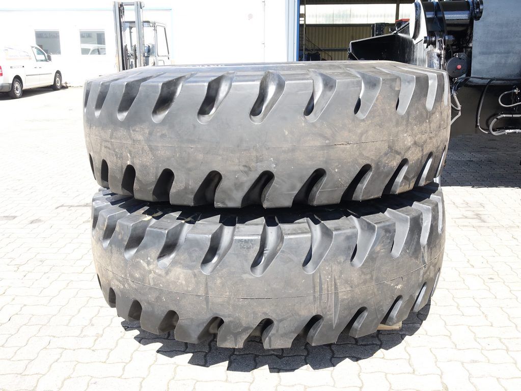 -Kalmar-18.00-25 Tires, inkl. Rim., Pair