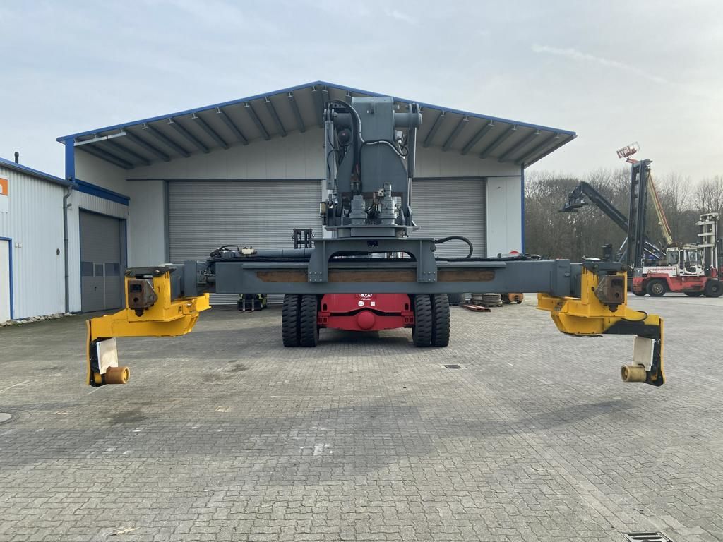 Seith-Pipehandling Reachstacker 15036 -Reach-stacker para contenedores llenos