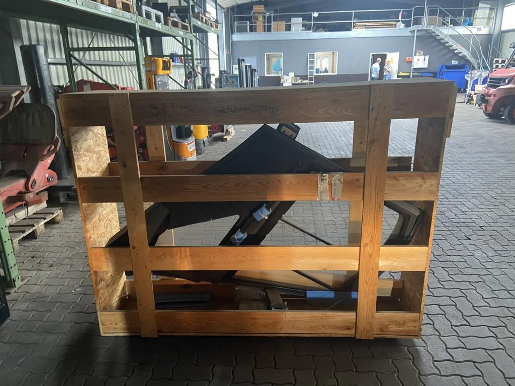 Linde Tr LIN3944379144  www.hinrichs-forklifts.com