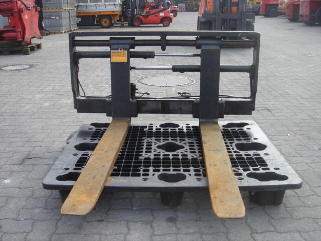  Zinkenverstellgert Fork positioners www.hinrichs-forklifts.com