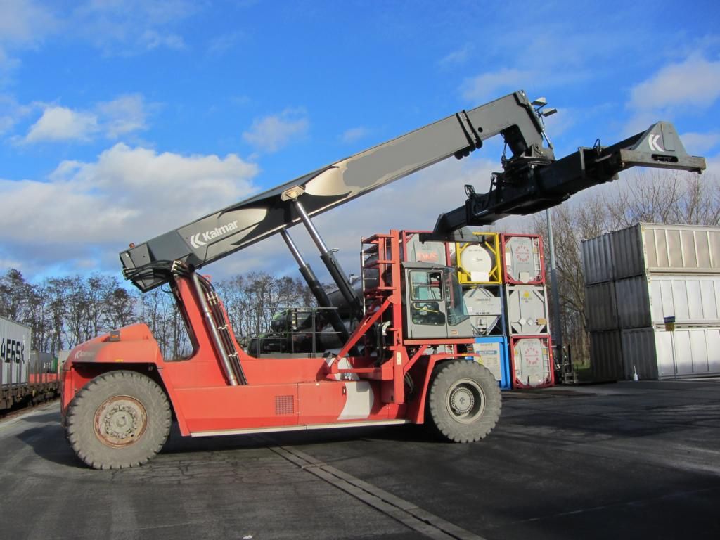 Kalmar DRF450-70S5XS Full-container reach stacker www.hinrichs-forklifts.com