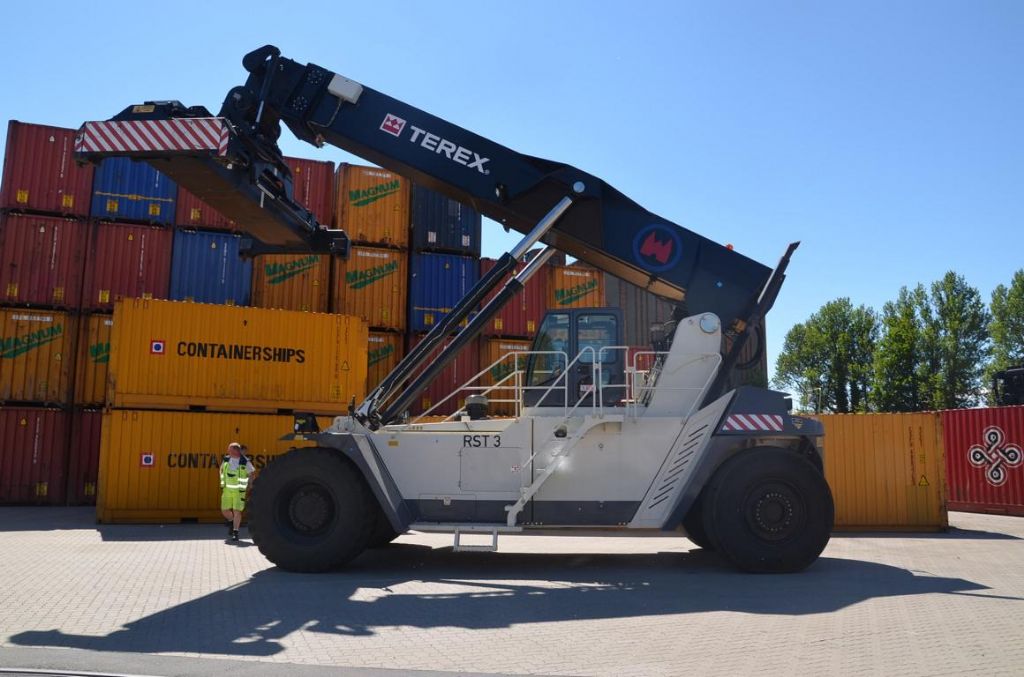 Reach-Stacker portacontenedores lleno-Terex-SC45KS