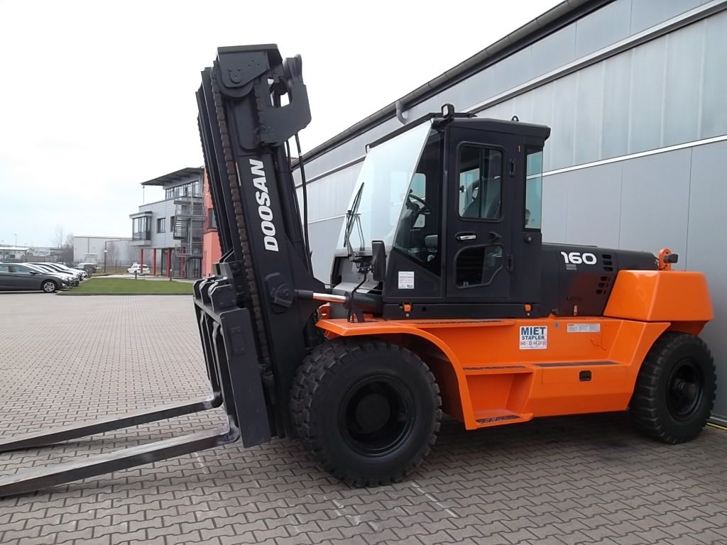 Doosan D16S-5 Carretilla elevadora para cargas pesadas - Diesel www.hinrichs-forklifts.com