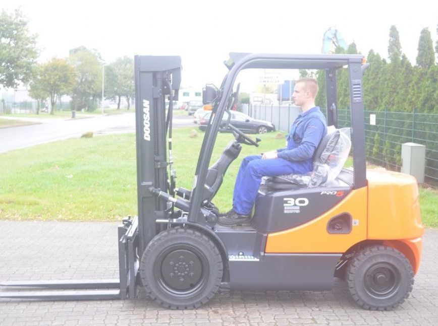 Diesel forklifts-Doosan-D30SD-5