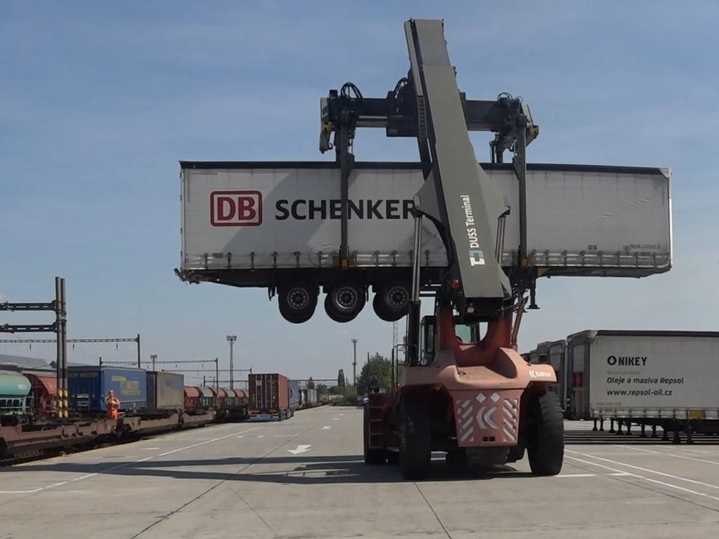 Kalmar DRF450-60C5X Full-container reach stacker www.hinrichs-forklifts.com