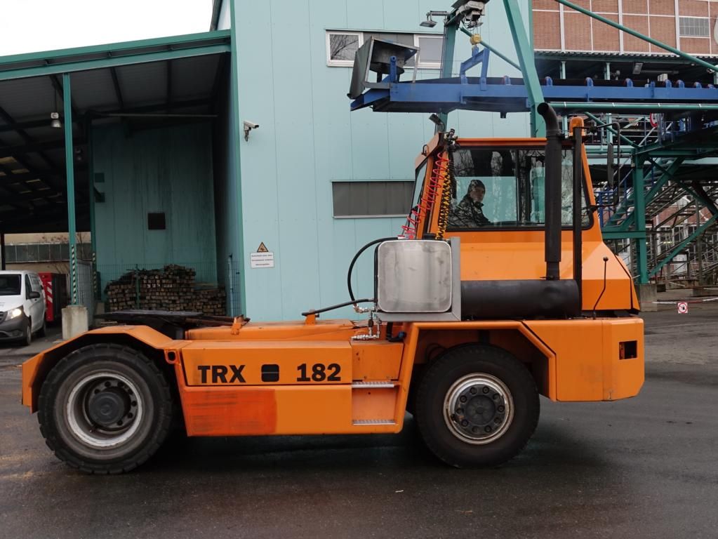 Kalmar TRX182 Terminaltraktor www.hinrichs-forklifts.com