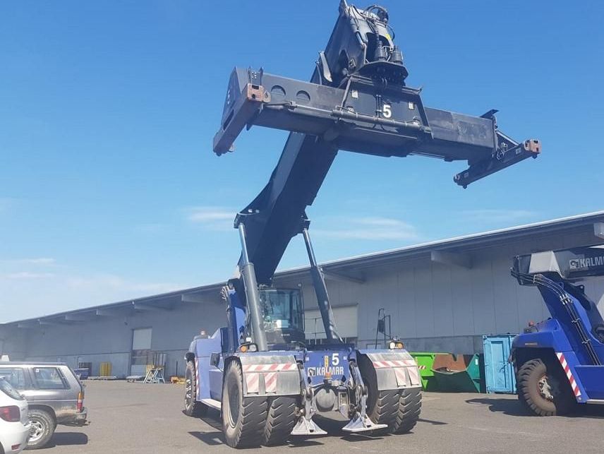 Reach-Stacker porte-conteneur plein-Kalmar-DRG450-70S5XS