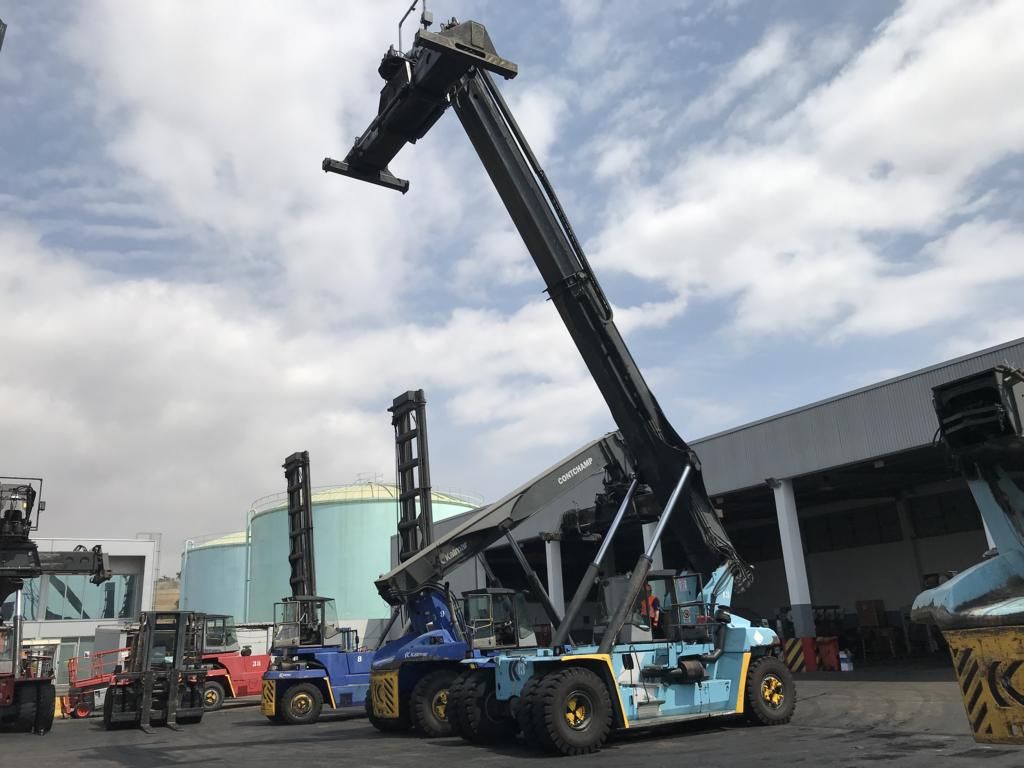 Reach-Stacker portacontenedores lleno-Kalmar-DRF450-60S5