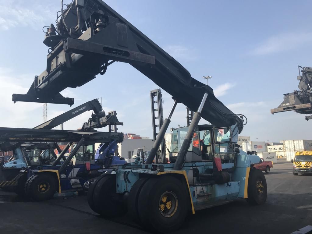 Reach-Stacker portacontenedores lleno-Kalmar-DRF450-60S5