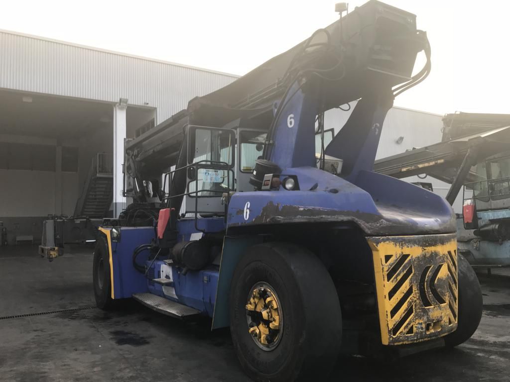 Reach-Stacker portacontenedores lleno-Kalmar-DRF450-60S5K