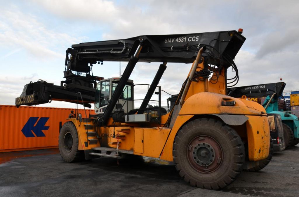 Reach-Stacker portacontenedores lleno-SMV-SC4531CC5