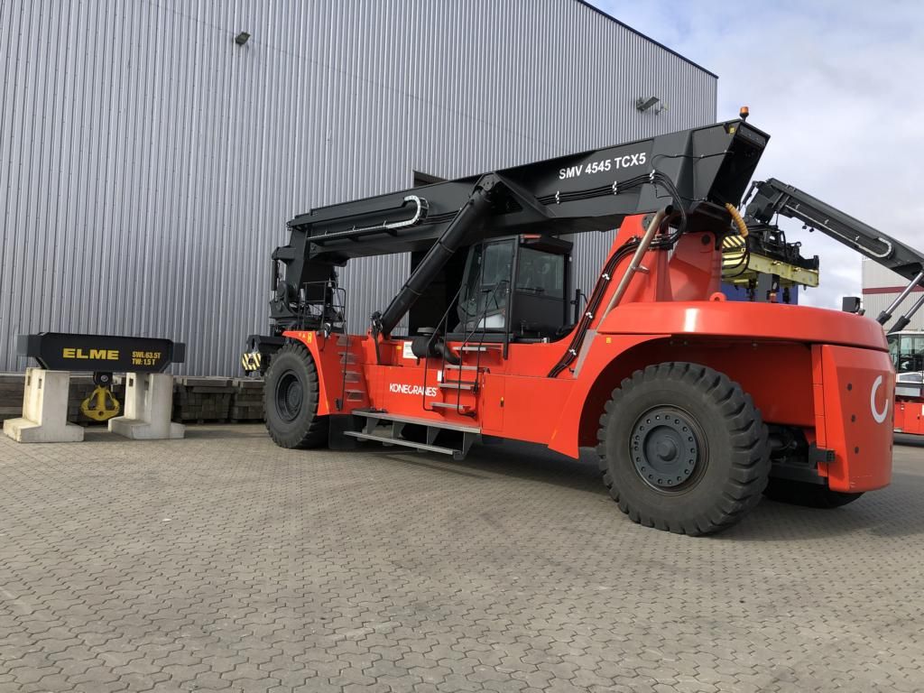 SMV SMV4545TCX5 Reach-stacker per container pieni www.hinrichs-forklifts.com