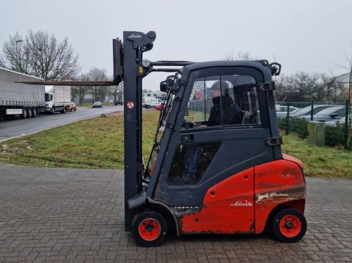 Linde-H20D-01-Diesel Forklift