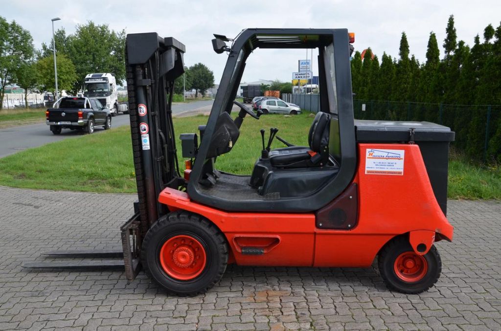 Linde E40P Electric 4-wheel forklift www.hinrichs-forklifts.com