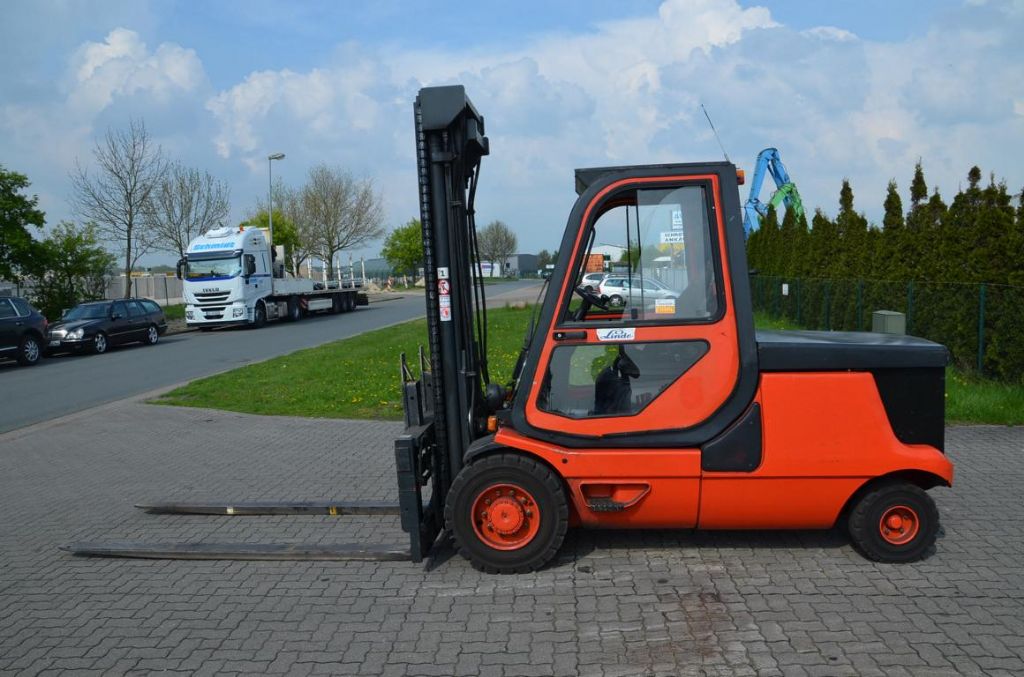 Linde E48P Electric 4-wheel forklift www.hinrichs-forklifts.com