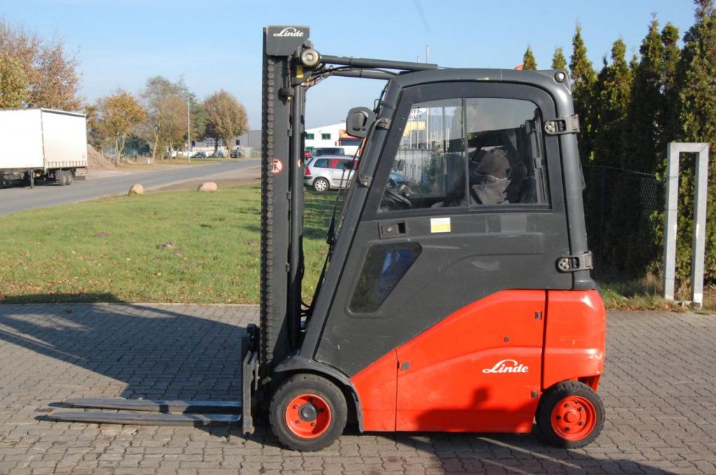 Linde E18PH-01 Electric 4-wheel forklift www.hinrichs-forklifts.com