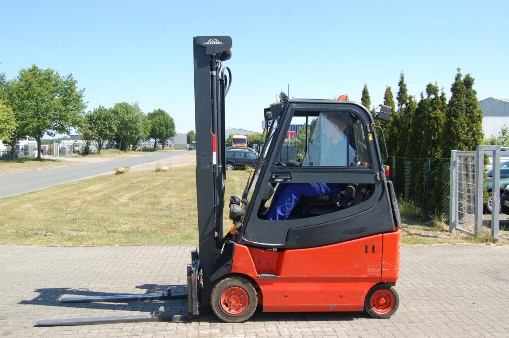 Linde E20/600 Electric 4-wheel forklift www.hinrichs-forklifts.com